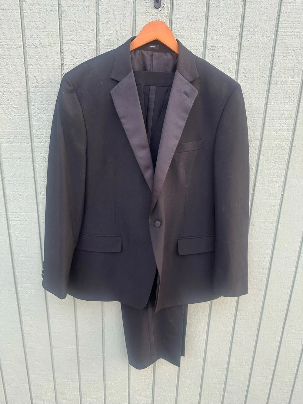 Classic Black Satin-Lapel Tuxedo - Picture 2 of 13